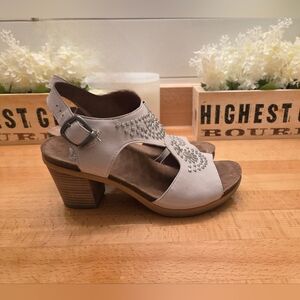 Dansko  Deandra Cream Studded Nubuck Peep Toe Slingback Sandals Womens Size 40